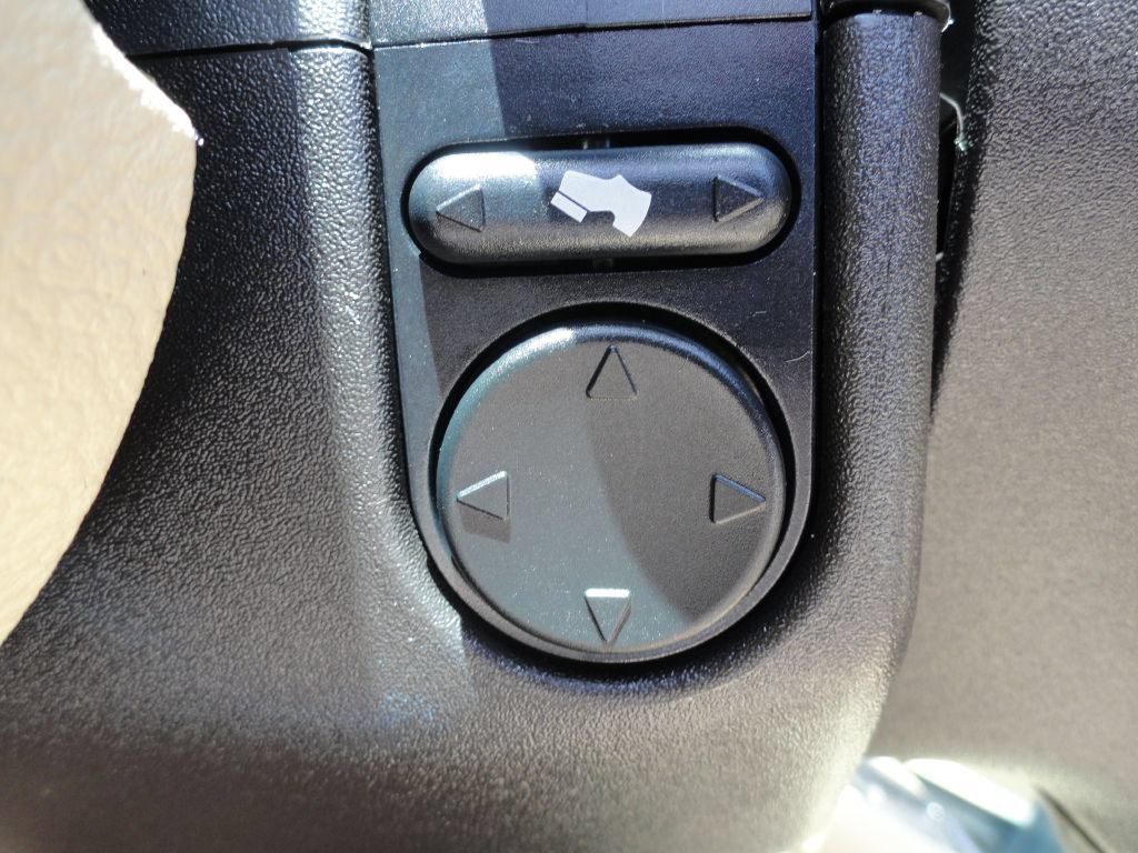 Used 2015 Ford Taurus Limited w/ Equipment Group 301A FWD image 24