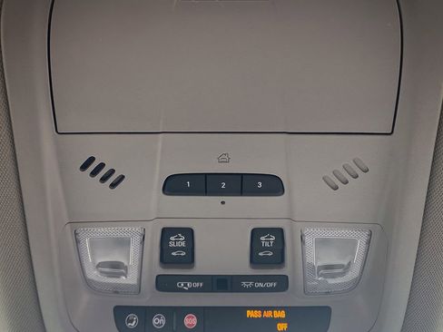 Used 2019 GMC Acadia SLT w/ LPO, Floor Liner Package FWD image 21
