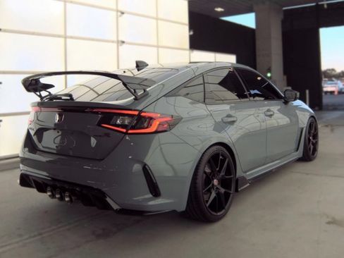 Used 2023 Honda Civic Type R image 3