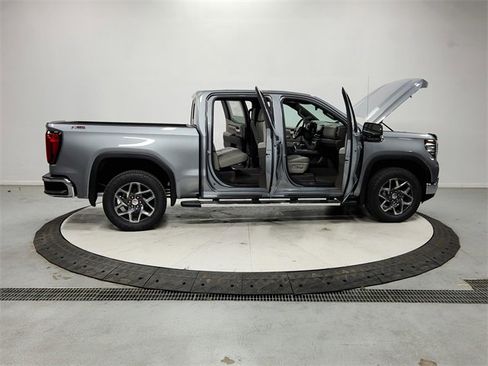 New 2026 GMC Sierra 1500 SLT image 16