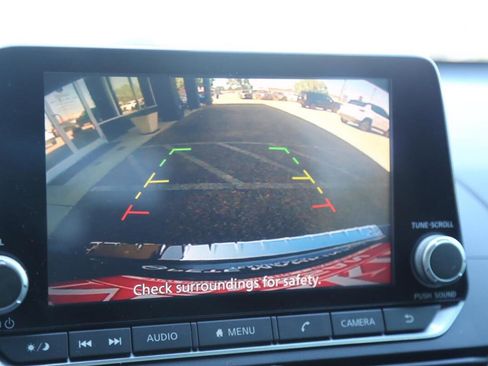 Used 2022 Nissan Altima 2.0 SR image 36