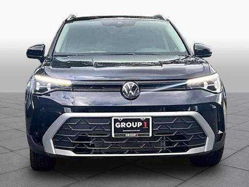 New 2026 Volkswagen Taos SE FWD image 3