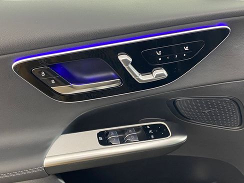 Used 2026 Mercedes-Benz GLC 300 4MATIC image 23