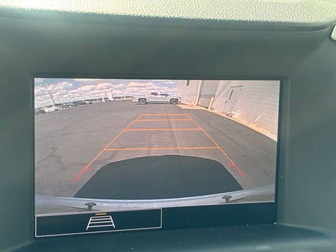 Used 2022 GMC Terrain SLE AWD/4WD image 11
