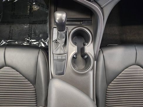 Used 2022 Toyota Camry SE image 20