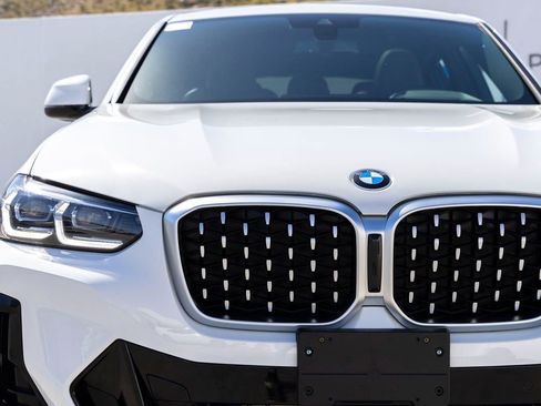 Certified 2025 BMW X4 xDrive30i w/ Premium Package image 9