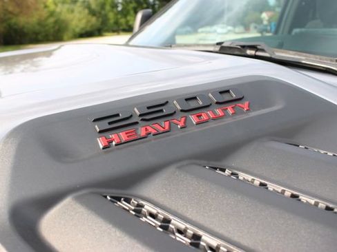 Used 2025 RAM 2500 Laramie AWD/4WD image 10