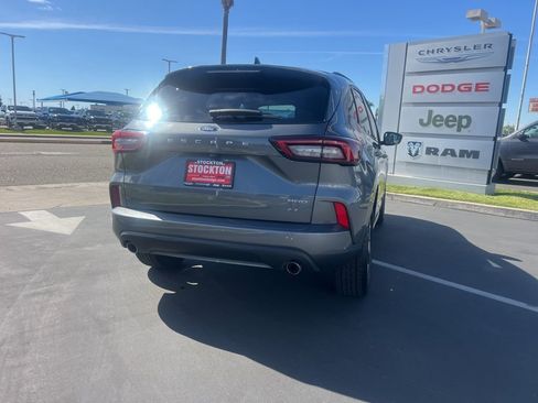 Used 2024 Ford Escape ST-Line image 12