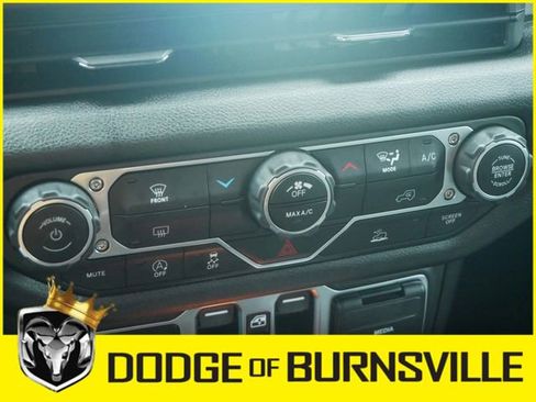 Used 2025 Jeep Wrangler Willys image 23