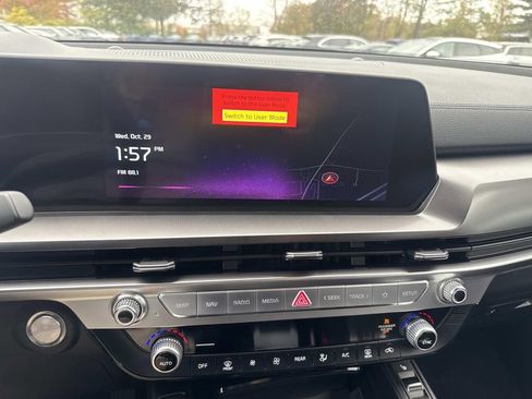 New 2025 Kia Telluride S image 9