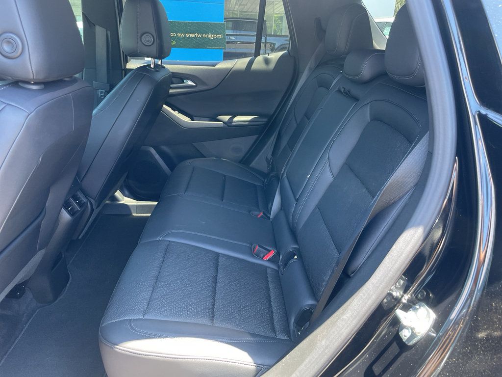 Certified 2026 Chevrolet Equinox LT w/ Convenience Package II FWD image 12