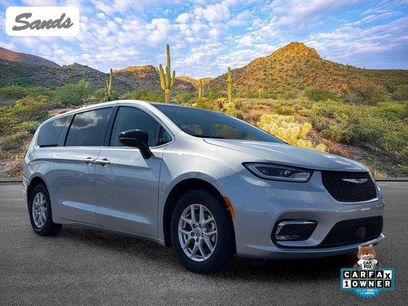 Used 2024 Chrysler Pacifica Touring-L