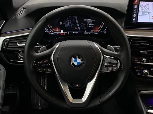 Certified 2022 BMW 530i xDrive w/ Premium Package image 14