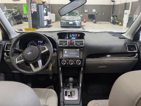 Used 2018 Subaru Forester 2.5i Limited AWD/4WD image 5