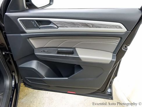 Used 2023 Volkswagen Atlas Cross Sport SE AWD/4WD image 24
