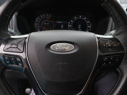 Used 2018 Ford Explorer Platinum image 28