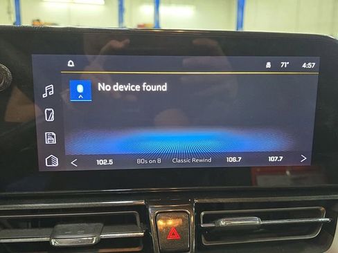 Used 2025 Chevrolet TrailBlazer LT AWD/4WD image 23