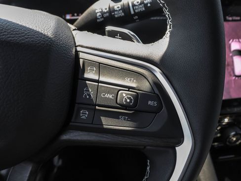 New 2025 Jeep Grand Cherokee Limited w/ Luxury Tech Group II image 27