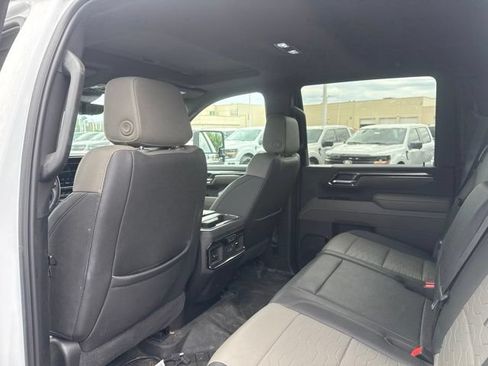 Used 2024 Chevrolet Silverado 2500 ZR2 w/ Technology Package AWD/4WD image 23