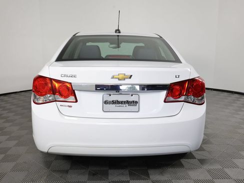 Used 2015 Chevrolet Cruze LT w/ Technology Package FWD image 3