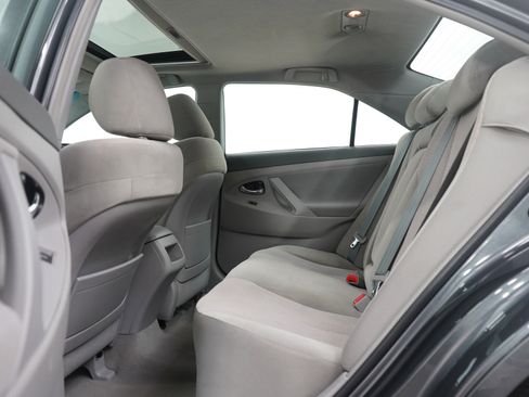 Used 2010 Toyota Camry LE image 16