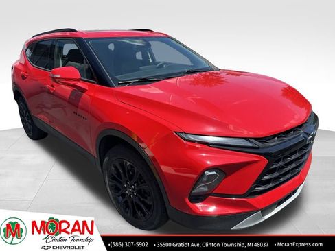 Used 2024 Chevrolet Blazer LT w/ LPO, Black Grille Bar Package FWD image 4
