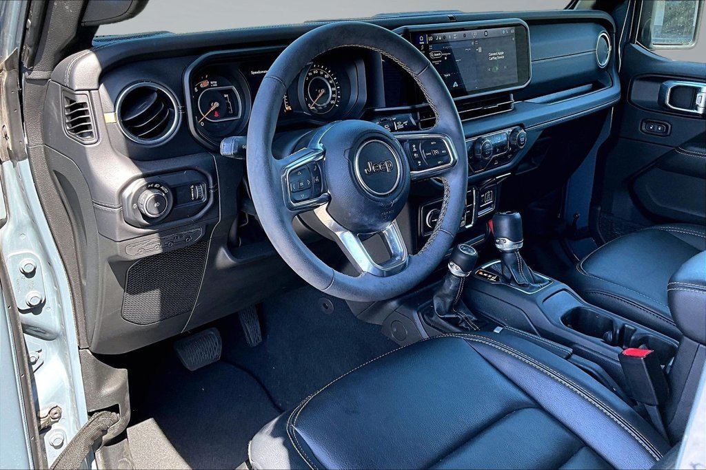 Certified 2024 Jeep Wrangler Unlimited Sahara w/ Dual Top Group AWD/4WD image 4