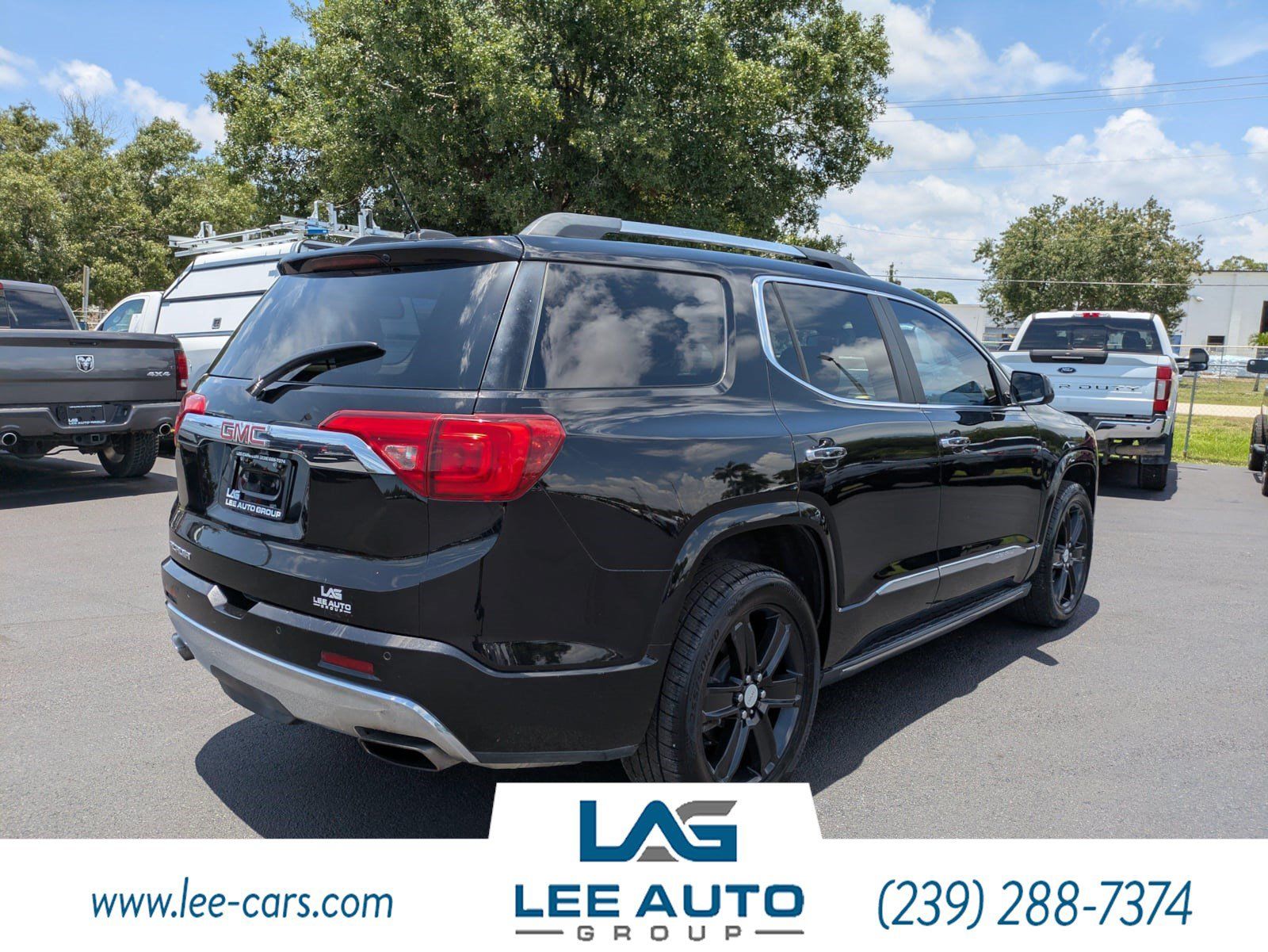 Used 2017 GMC Acadia Denali w/ Technology Package FWD image 3