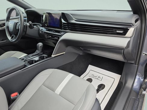Used 2026 Toyota Camry SE w/ Convenience Package FWD image 14
