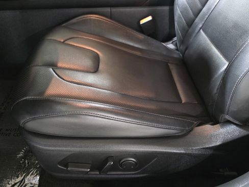 Certified 2025 Hyundai Elantra Limited image 25