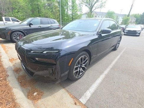 Certified 2025 BMW 750e xDrive image 1