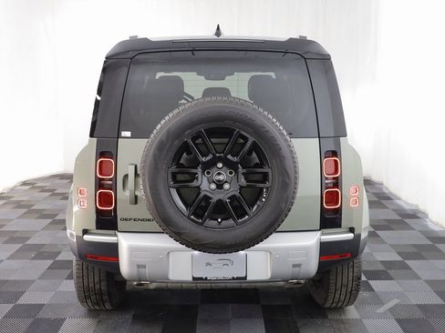 Used 2025 Land Rover Defender 110 S image 17