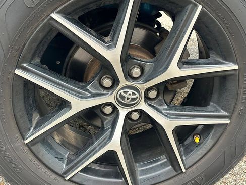 Used 2017 Toyota RAV4 SE AWD/4WD image 29