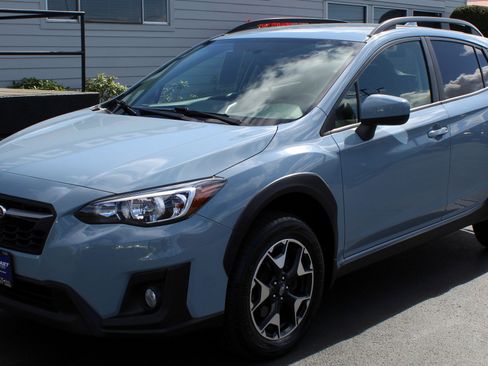 Used 2019 Subaru Crosstrek 2.0i Premium image 2