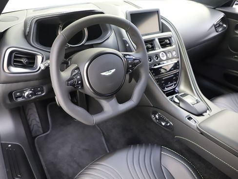 Used 2020 Aston Martin DB11 AMR RWD image 15