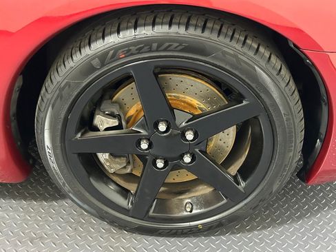Used 2005 Chevrolet Corvette Coupe w/ Preferred Equipment Group RWD image 16