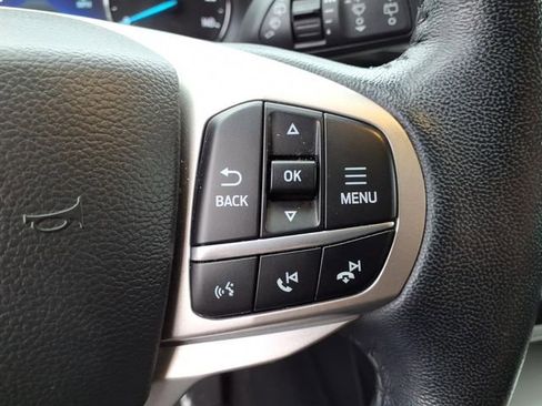 Certified 2022 Ford Explorer XLT w/ Equipment Group 202A image 23