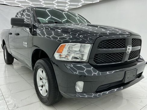Used 2018 RAM 1500 Express AWD/4WD image 3