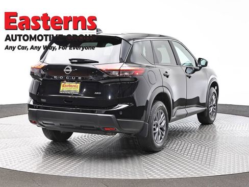 Used 2024 Nissan Rogue S AWD/4WD image 5
