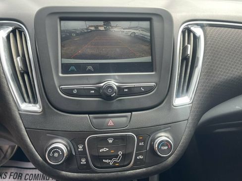 Used 2018 Chevrolet Malibu LT FWD image 18