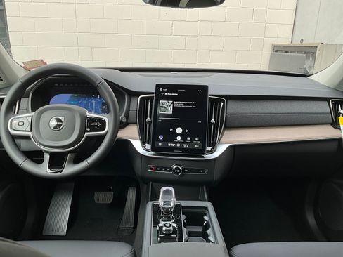 New 2026 Volvo XC90 B6 Plus w/ Protection Package image 13