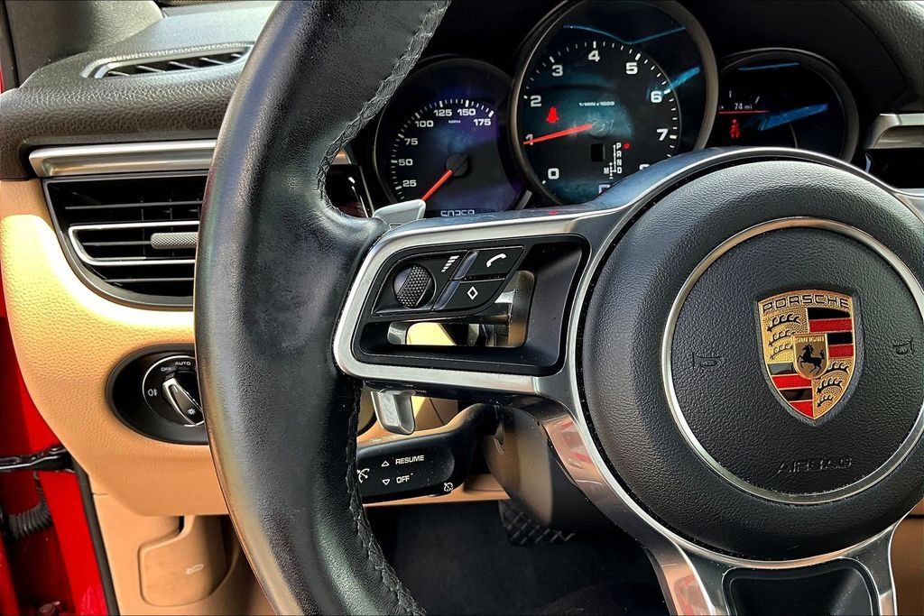 Used 2019 Porsche Macan w/ Premium Package Plus AWD/4WD image 11