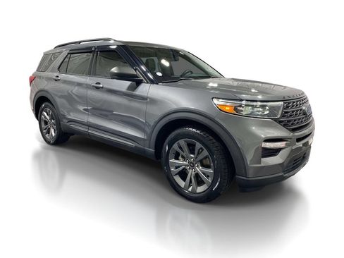 Used 2021 Ford Explorer XLT w/ Equipment Group 202A AWD/4WD image 5
