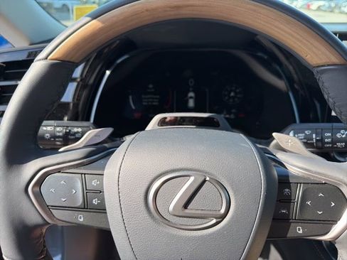 Used 2025 Lexus RX 350 AWD w/ Convenience Package image 13