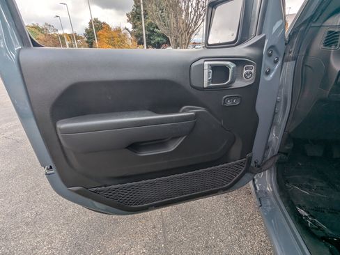 Used 2024 Jeep Wrangler Sport S image 14