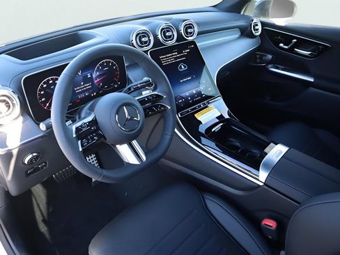 Used 2026 Mercedes-Benz GLC 300 4MATIC image 33