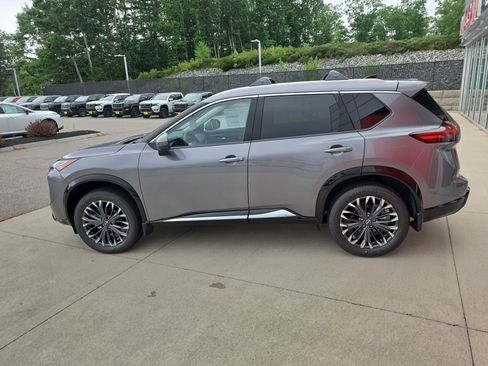 New 2026 Nissan Rogue Platinum AWD/4WD image 2