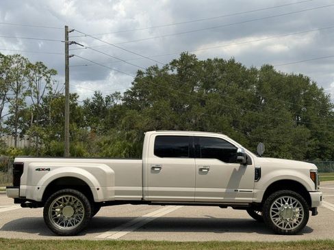 Used 2019 Ford F350 Platinum w/ Platinum Ultimate Package AWD/4WD image 7