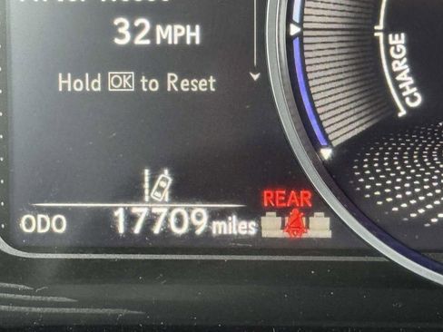 Used 2025 Lexus ES 300h w/ Premium Package image 30