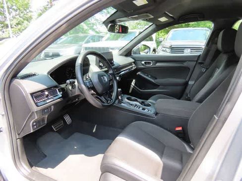Used 2023 Honda Civic Sport image 2